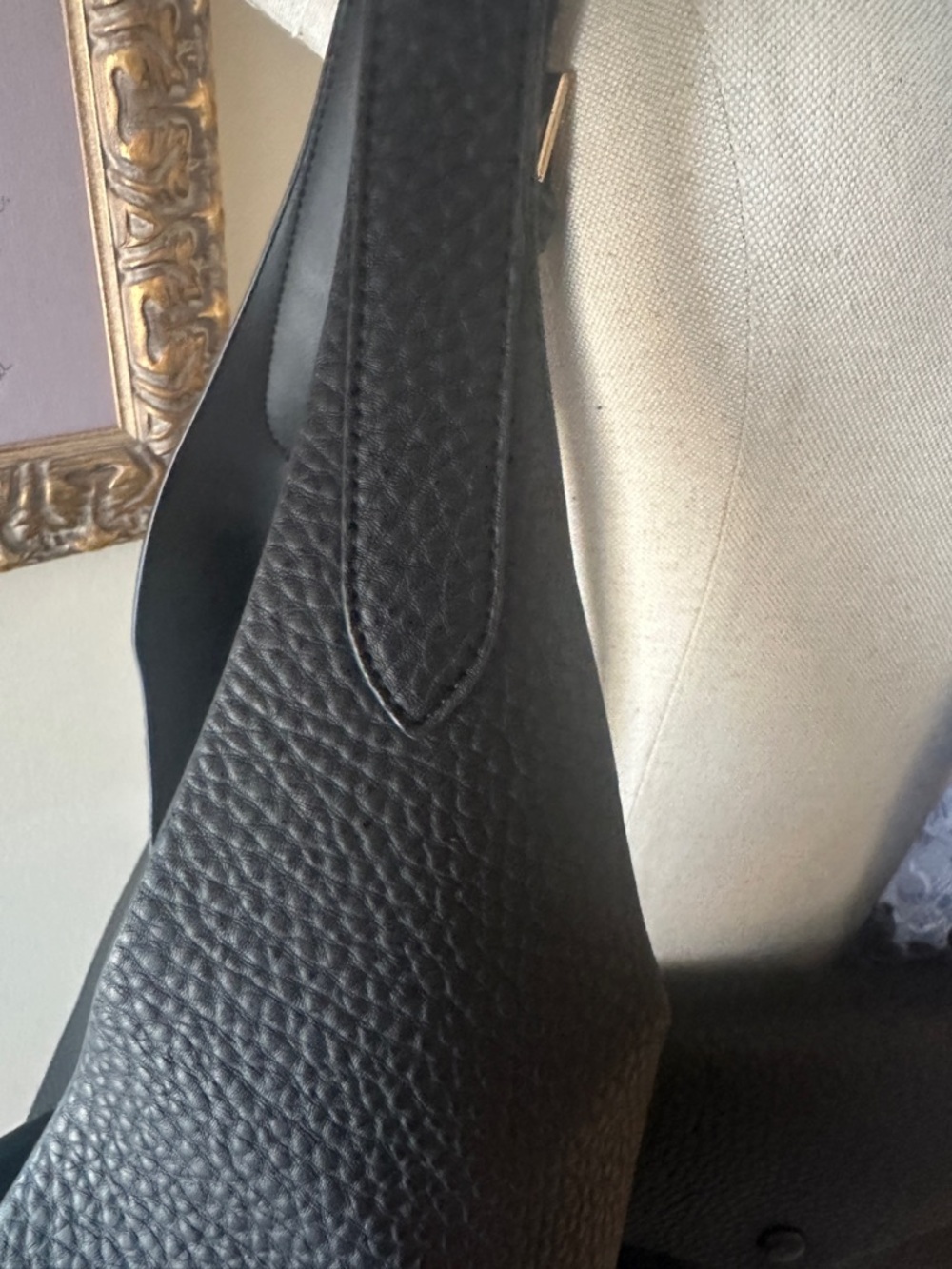 Two for one Hobo and crossbody bag. - Picture 9 of 15